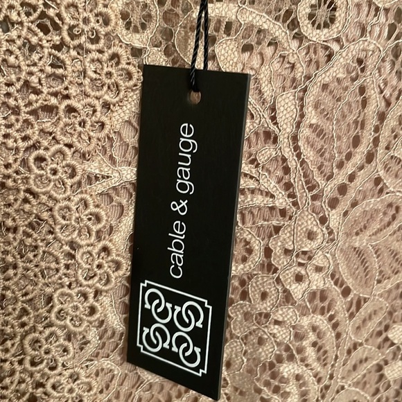 Cable and Gauge Stretch Lace top​ - Picture 7 of 9